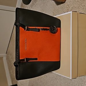 Michael Kors, Medium-sized Tote Bag. Orange and Chocolate. Rarely Used.